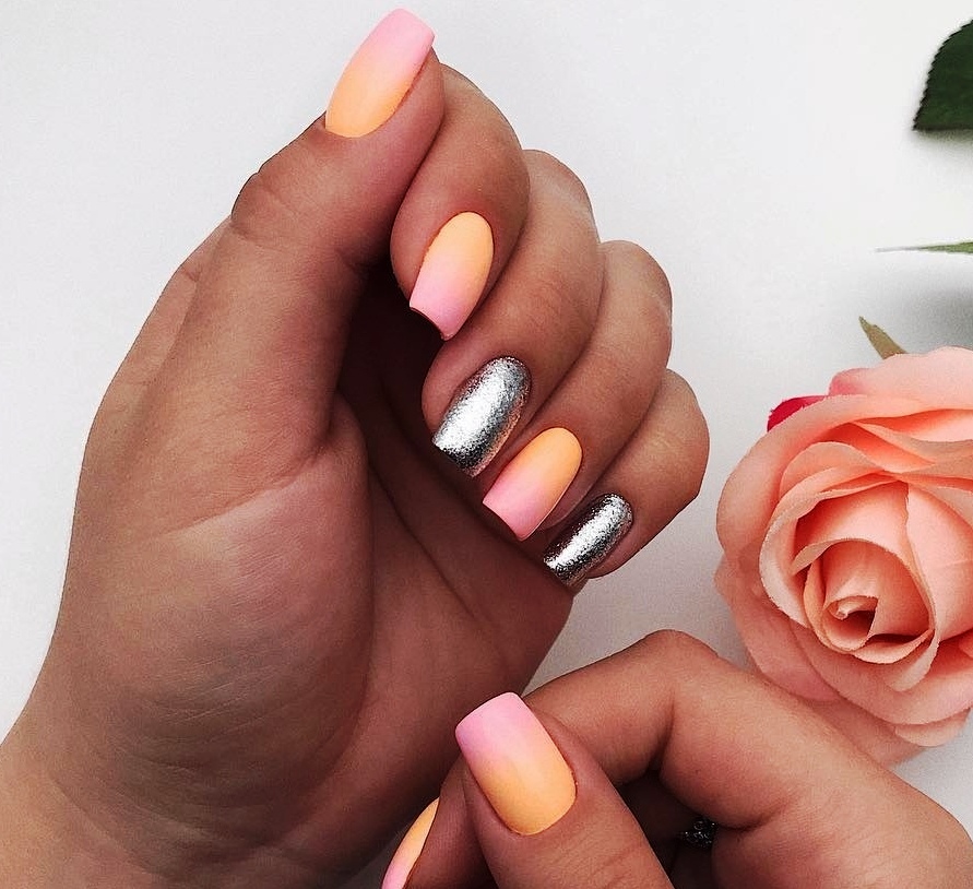 Дизайн ногтей розового цвета